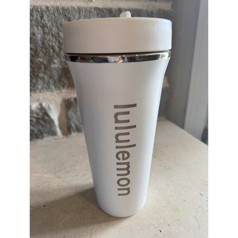 Lululemon Back to Life Tumbler 24oz White Silver Insulated Travel Mug Straw‎ Lid